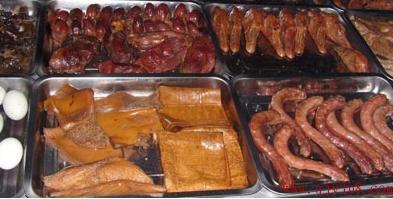 掌握地道鹵味，掘金長沙小吃市場——湖南食為天小吃培訓(xùn)學(xué)校專業(yè)鹵菜技術(shù)傳授